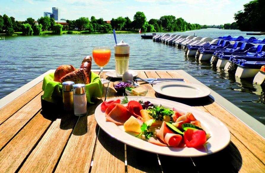 A2 am See - Restaurant