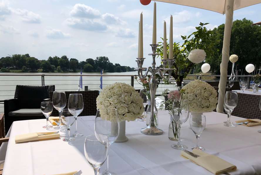 A2 am See - Restaurant